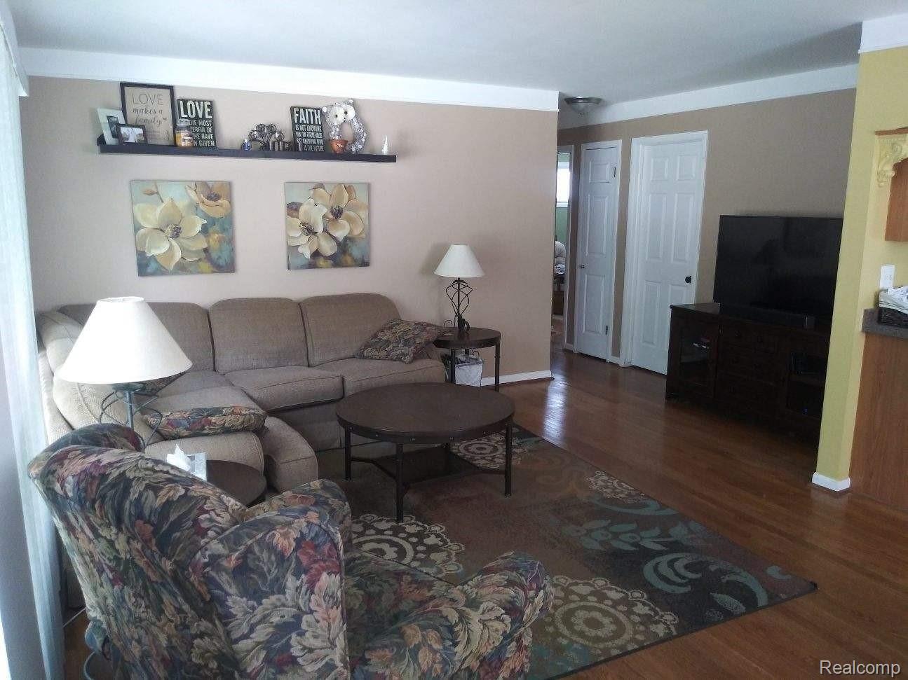 416 Winry Drive Rochester, MI 48307 - Photo 11 of 30 LR.jpg
