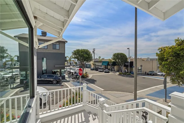 $15,000 | 1200 Manhattan Avenue, Manhattan Beach, CA 90266