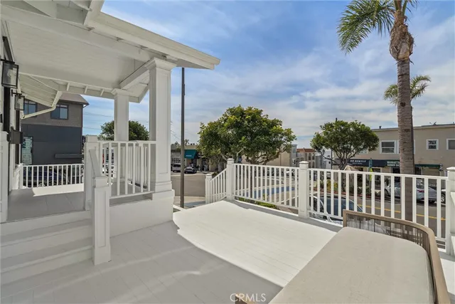 $15,000 | 1200 Manhattan Avenue, Manhattan Beach, CA 90266