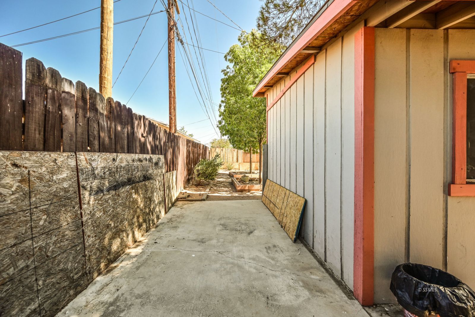 229 South Broadway Street Ridgecrest, CA 93555 - Photo 40 of 40