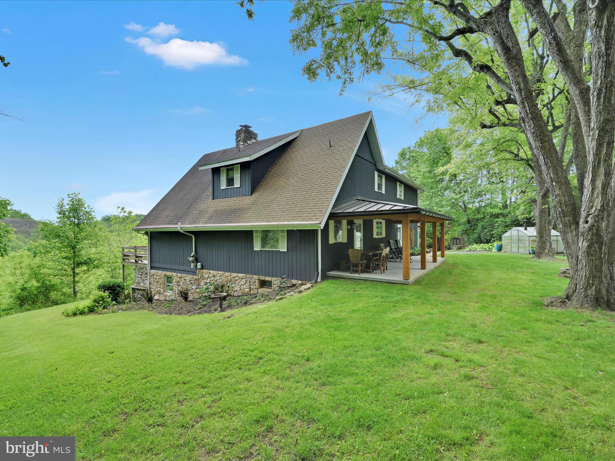 82 South Mountain Road Robesonia, PA 19551 - Photo 42 of 47 Side
