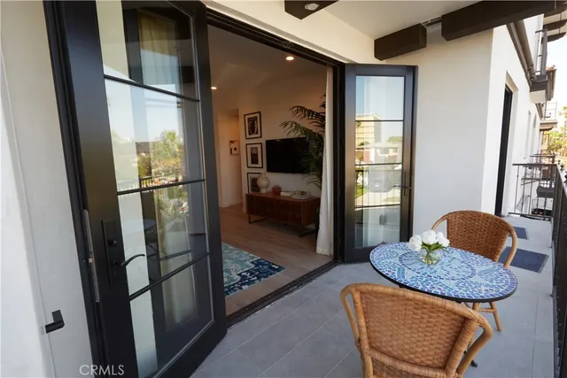 $1,230,000 | 1333 South Orange Grove Avenue, Unit 311, Los Angeles, CA 90019
