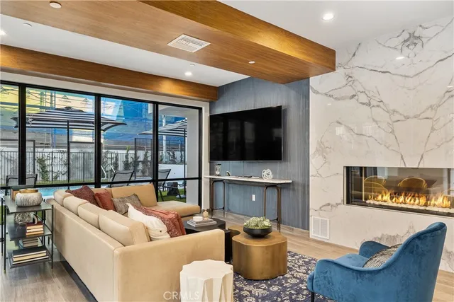 $1,230,000 | 1333 South Orange Grove Avenue, Unit 311, Los Angeles, CA 90019