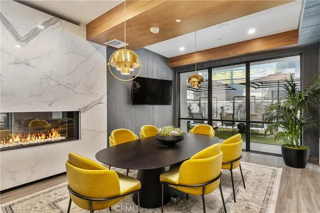 $1,230,000 | 1333 South Orange Grove Avenue, Unit 311, Los Angeles, CA 90019