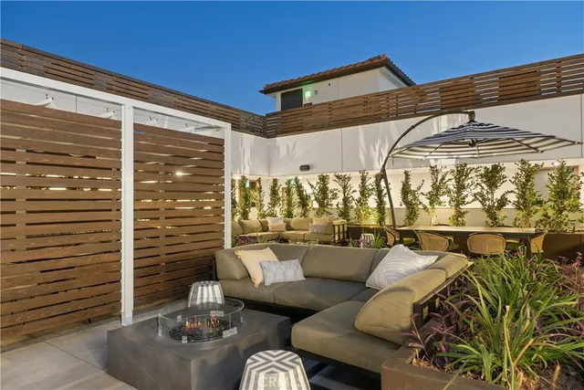 $1,230,000 | 1333 South Orange Grove Avenue, Unit 311, Los Angeles, CA 90019