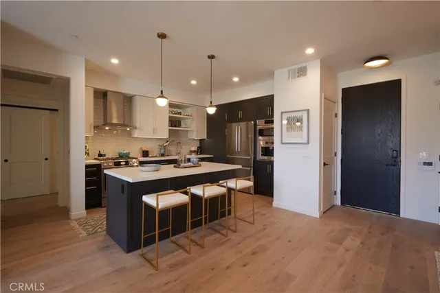 $1,230,000 | 1333 South Orange Grove Avenue, Unit 311, Los Angeles, CA 90019