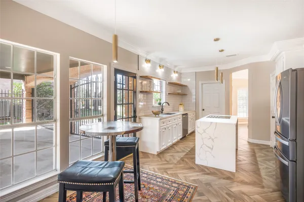 $630,000 | 6211 Kingscrest Lane, Spring, TX 77389