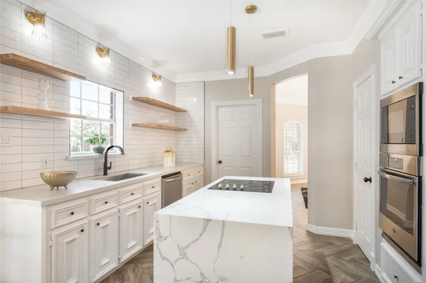 $630,000 | 6211 Kingscrest Lane, Spring, TX 77389