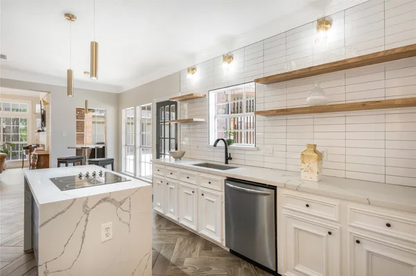 $630,000 | 6211 Kingscrest Lane, Spring, TX 77389