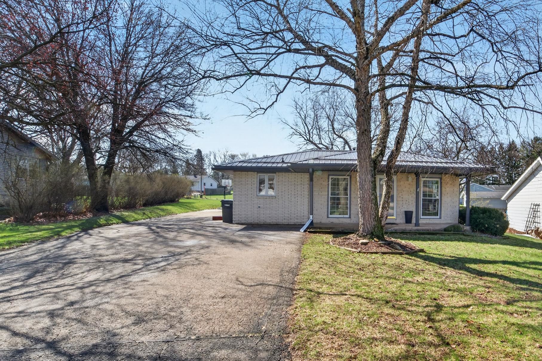 4389 Curry Lane Windsor, WI 53598 - Photo 2 of 29