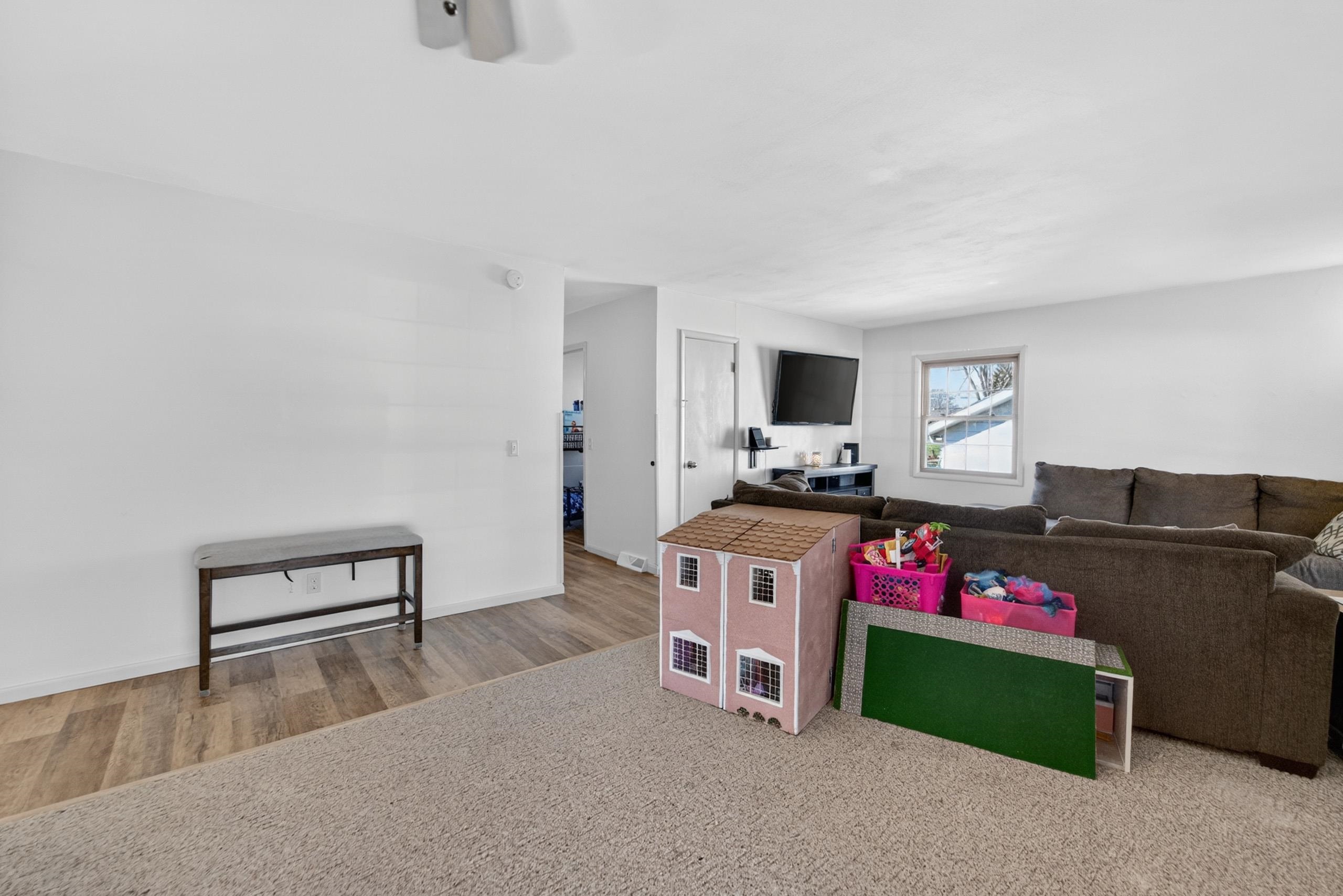 4389 Curry Lane Windsor, WI 53598 - Photo 10 of 29