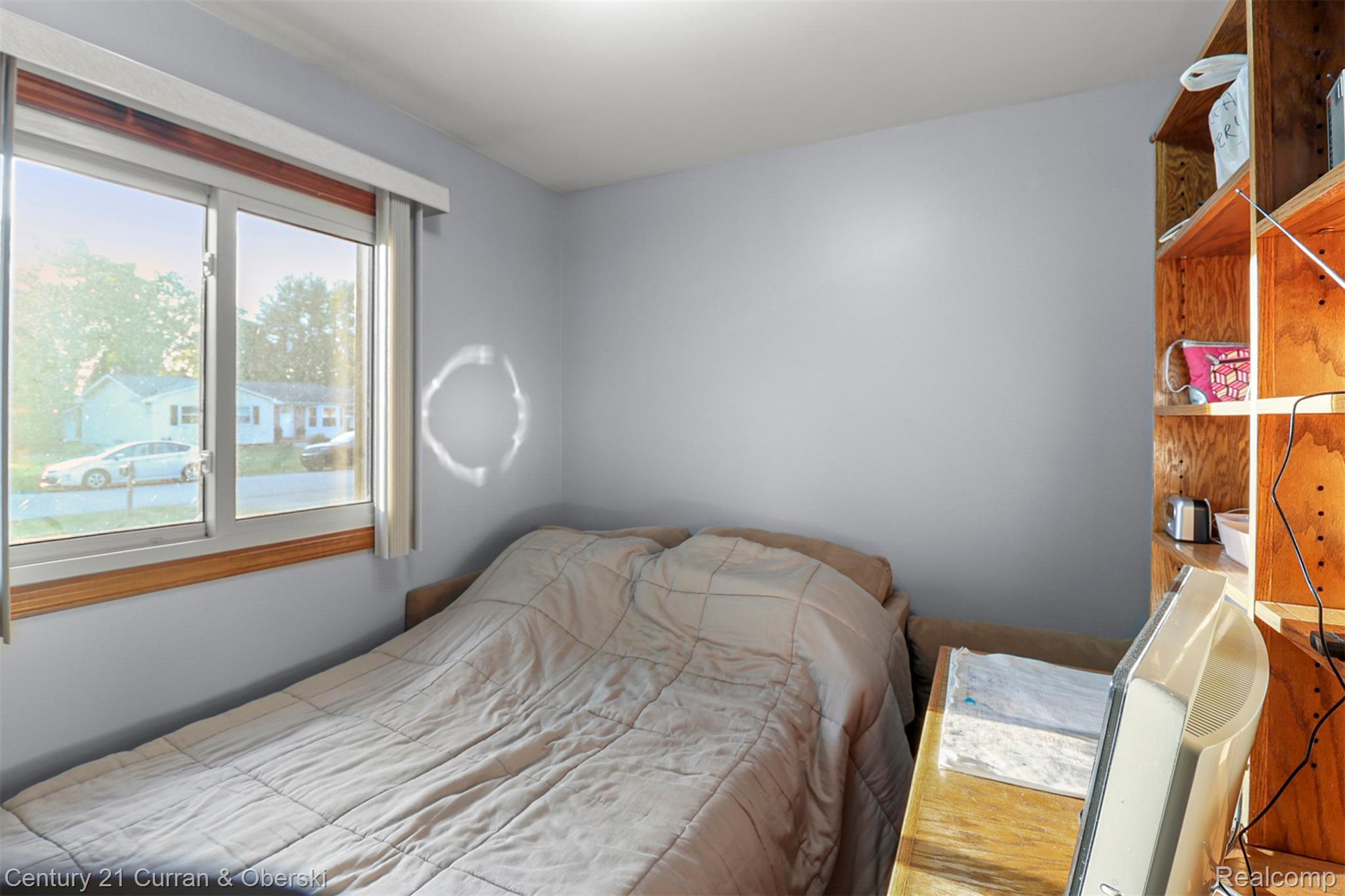 2867 Dearborn Avenue Rochester, MI 48309 - Photo 10 of 25 View of bedroom