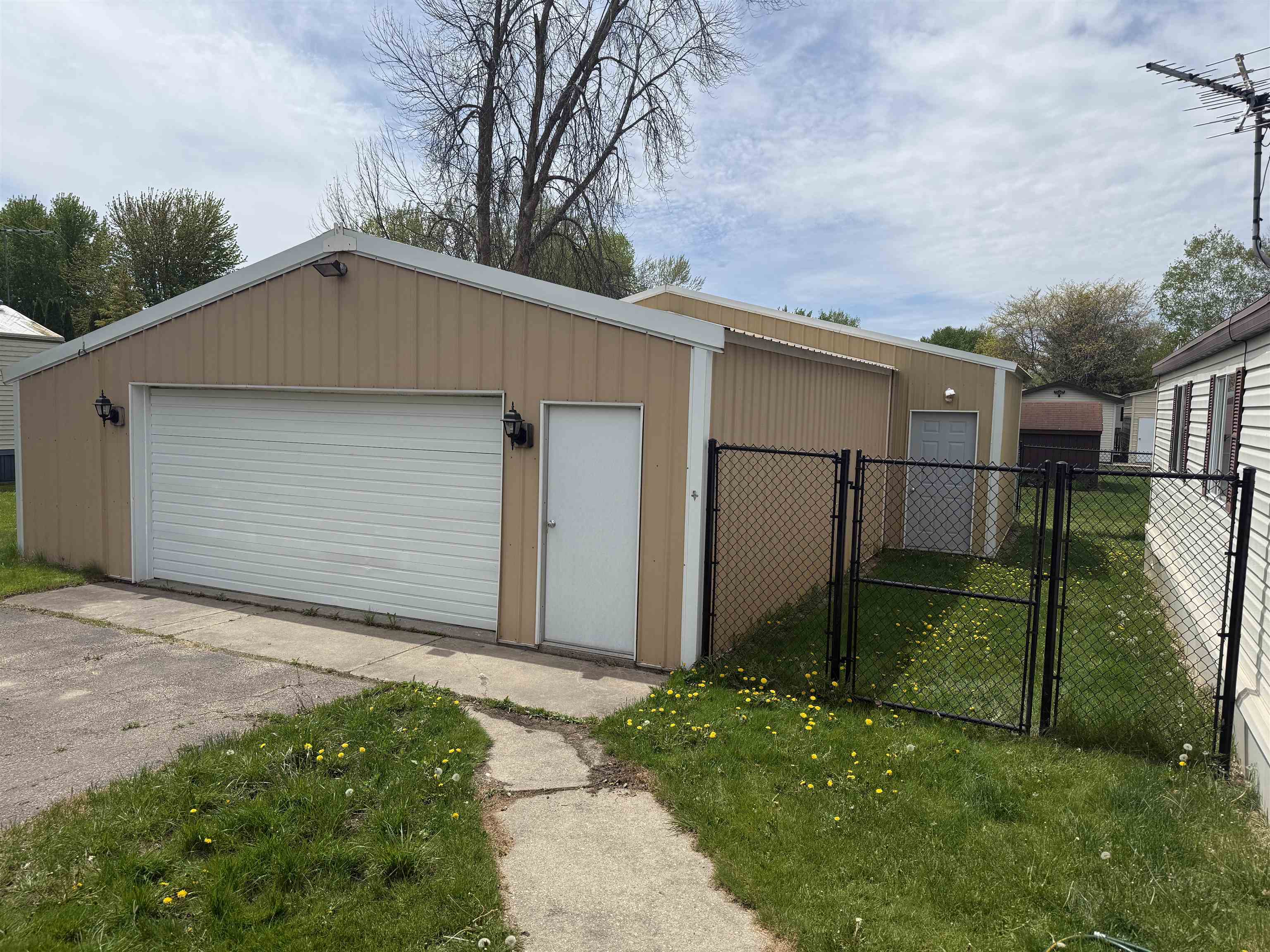 N5935 Derby Lane Cecil, WI 54111 - Photo 4 of 21