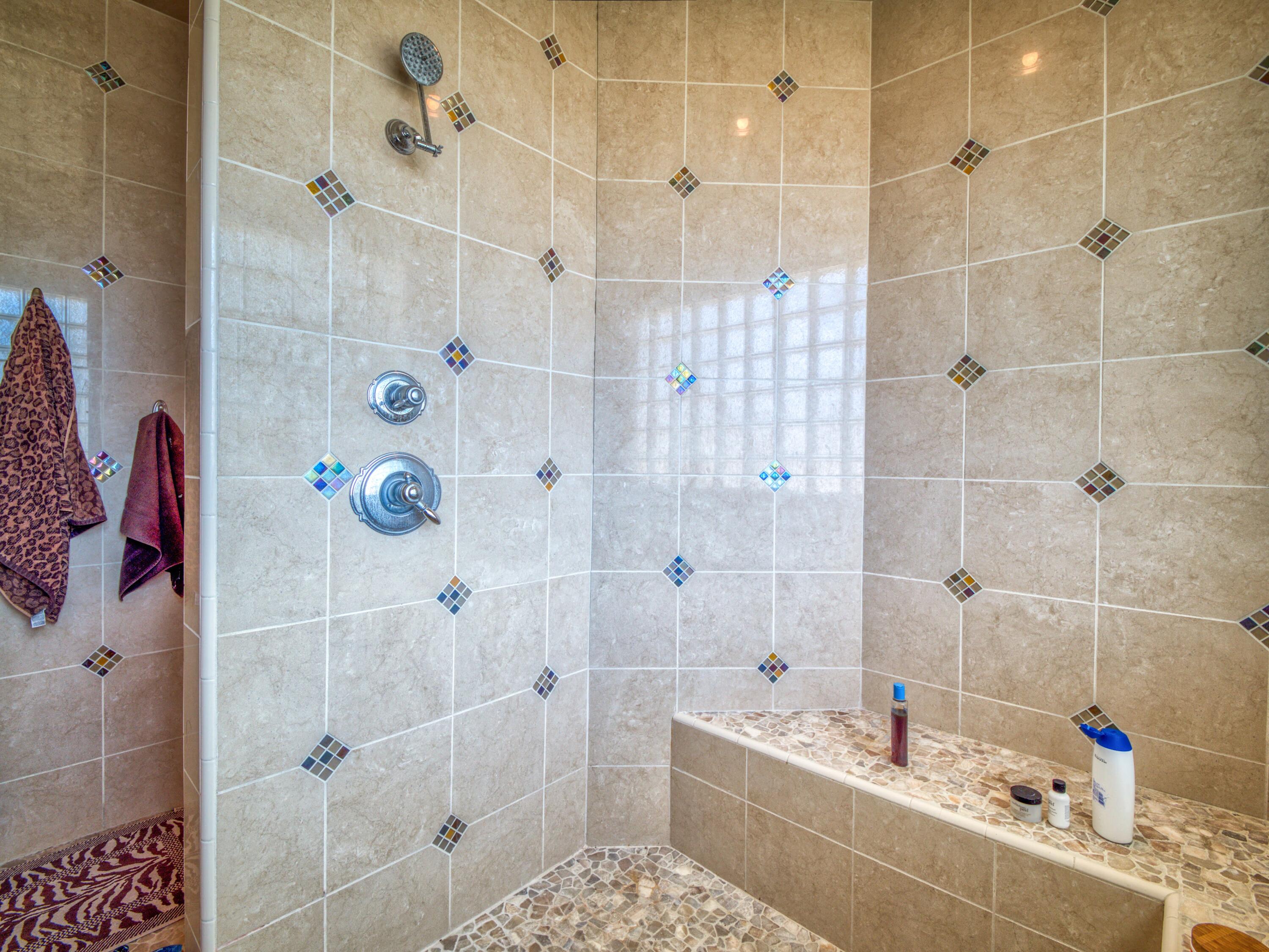 17777 North Applegate Road Grants Pass, OR 97527 - Photo 24 of 104 Master Shower 2