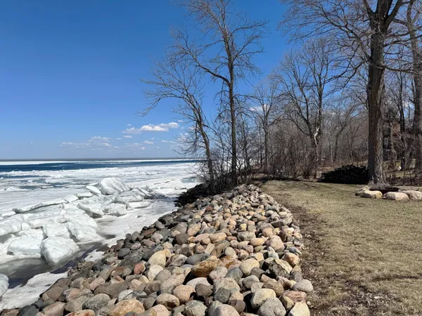 $769,900 | 8942 Eyota Way, Onamia, MN 56359