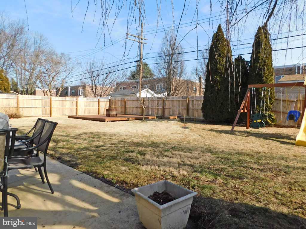 9989 Hardy Road Philadelphia, PA 19115 - Photo 19 of 21 Backyard Patio