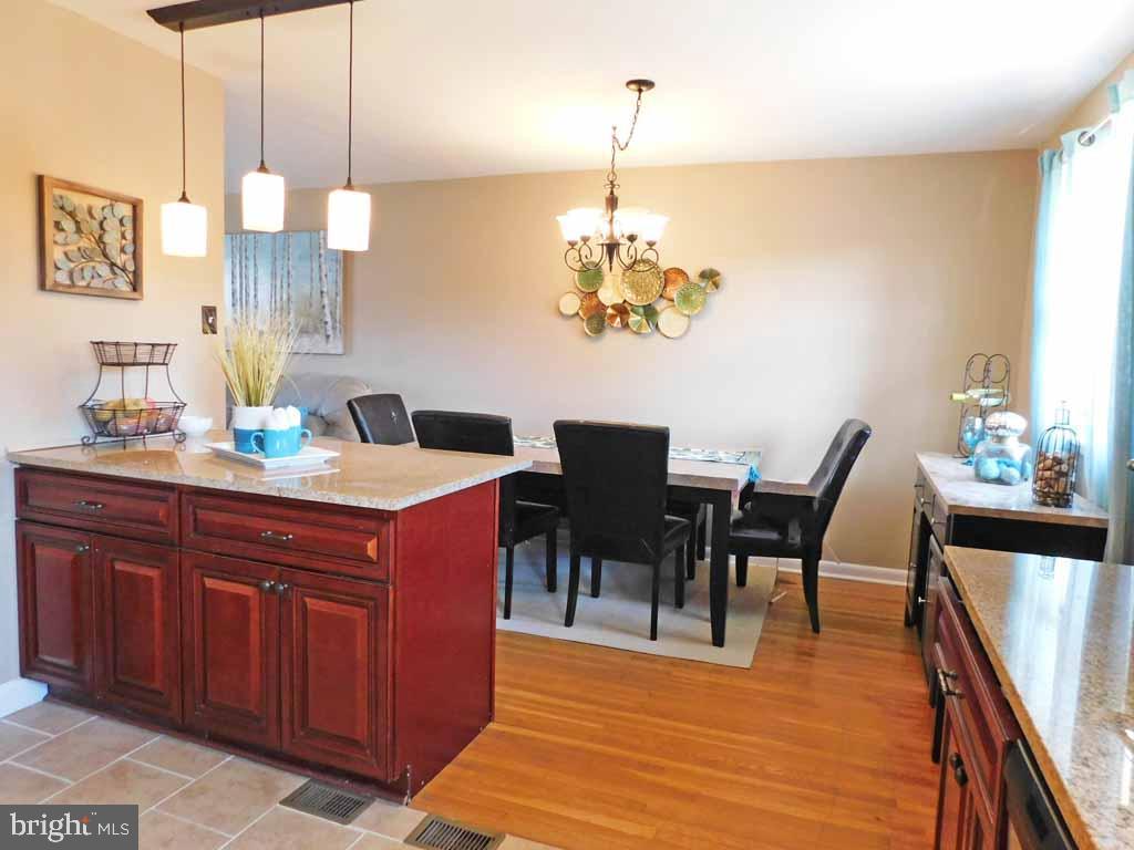 9989 Hardy Road Philadelphia, PA 19115 - Photo 5 of 21 Island Kitchen