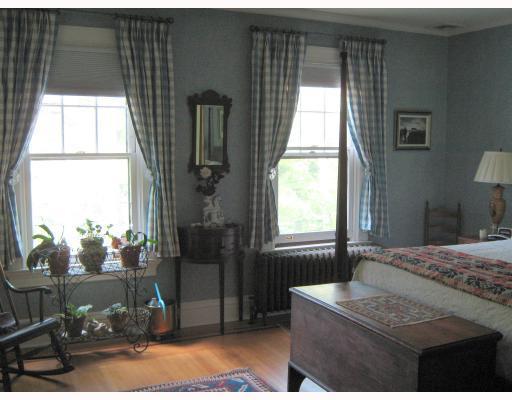 809 Blackburn Road Sewickley Heights, PA 15143 - Photo 11 of 18 Master Bedroom.