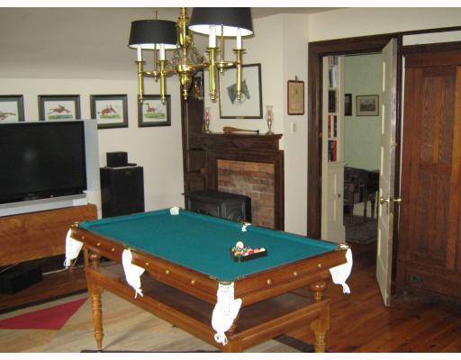 809 Blackburn Road Sewickley Heights, PA 15143 - Photo 16 of 18 Den/Family/Great Room.