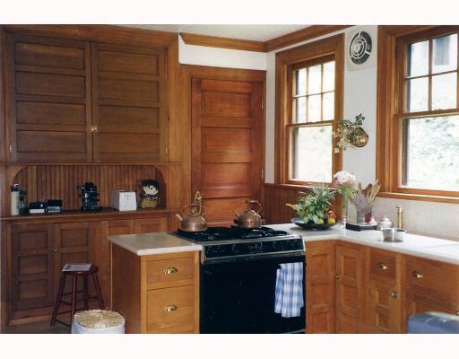 809 Blackburn Road Sewickley Heights, PA 15143 - Photo 8 of 18 Kitchen.