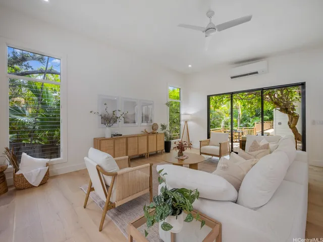 $4,585,000 | 223 Lanipo Drive, Kailua, HI 96734