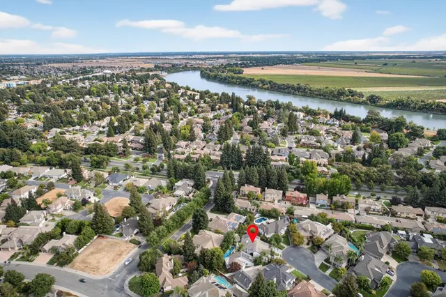 $1,360,000 | 943 Shore Breeze Drive, Sacramento, CA 95831