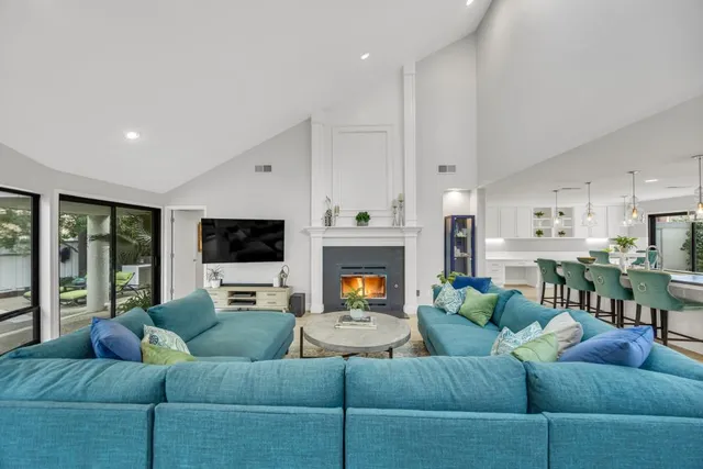 $1,360,000 | 943 Shore Breeze Drive, Sacramento, CA 95831