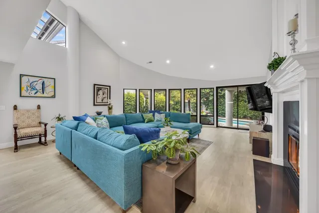 $1,360,000 | 943 Shore Breeze Drive, Sacramento, CA 95831