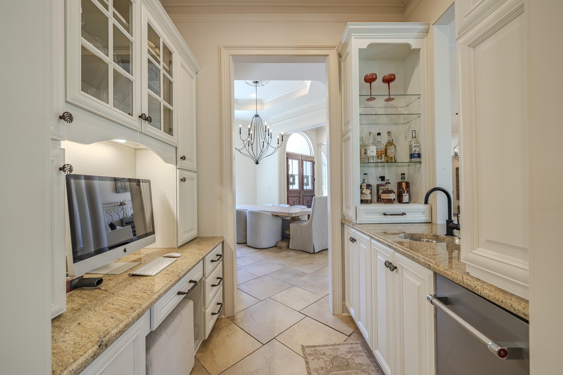 105 Riviera Cove Savannah, TN 38372 - Photo 14 of 40 a spacious bathroom with a granite countertop sink and a mirror