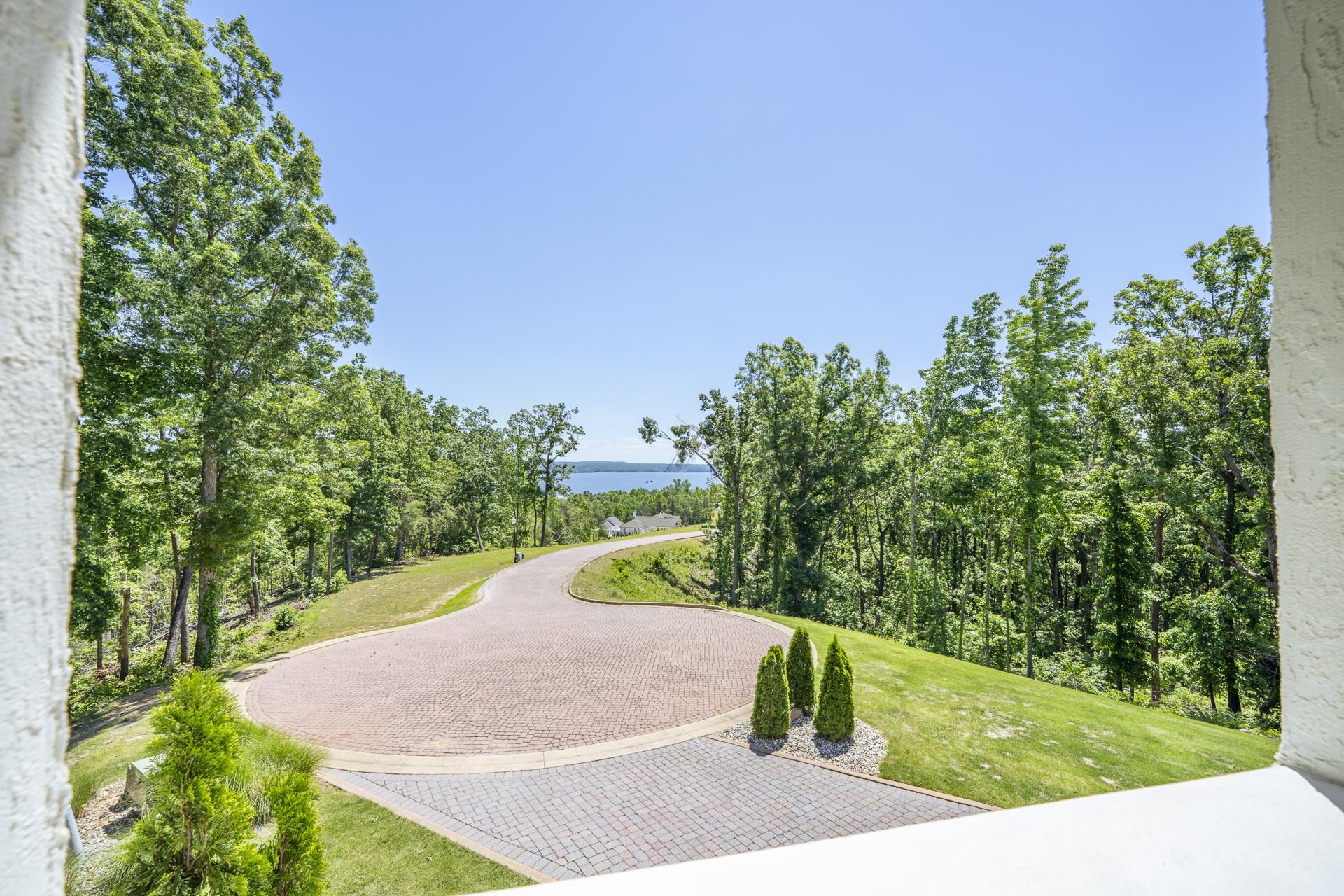 105 Riviera Cove Savannah, TN 38372 - Photo 27 of 40 a view of a back yard