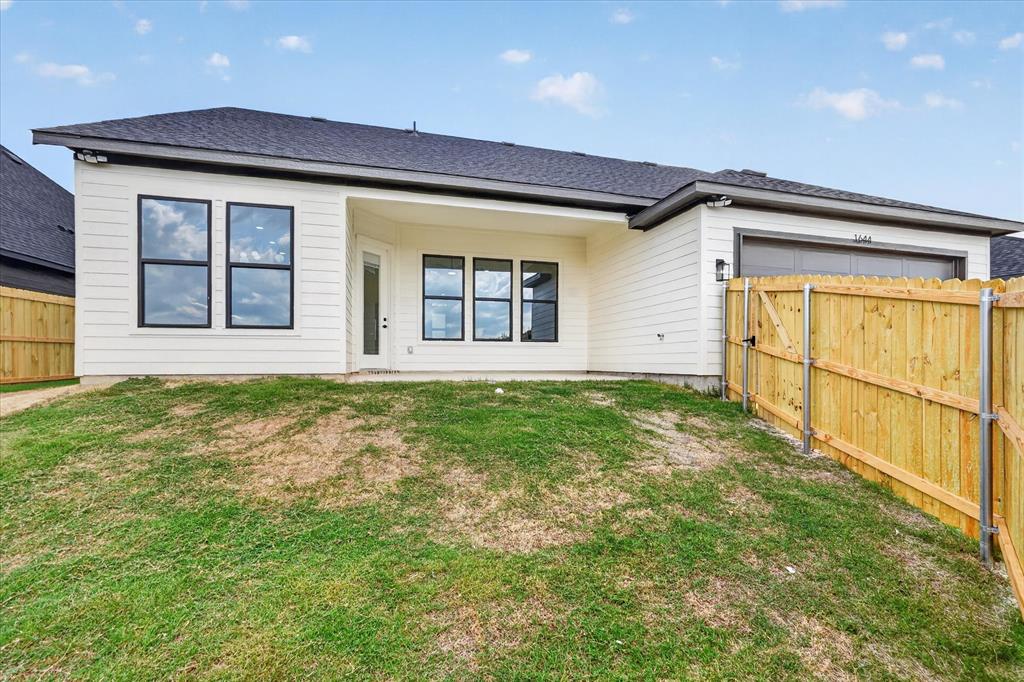 1644 West Wintergreen Road Lancaster, TX 75134 - Photo 31 of 34 Gallery Image 31
