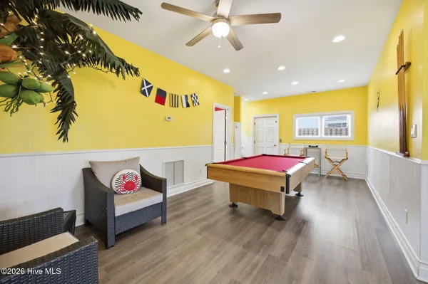 $1,950,000 | 100 9th Street, Emerald Isle, NC 28594