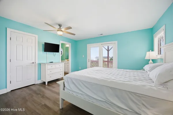 $1,950,000 | 100 9th Street, Emerald Isle, NC 28594
