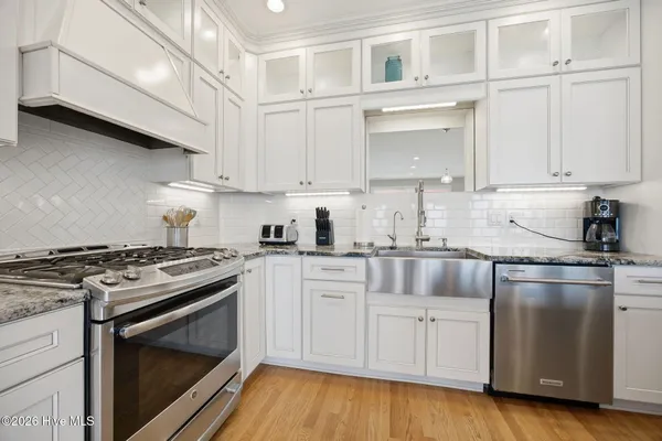 $1,950,000 | 100 9th Street, Emerald Isle, NC 28594