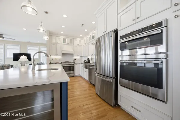 $1,950,000 | 100 9th Street, Emerald Isle, NC 28594
