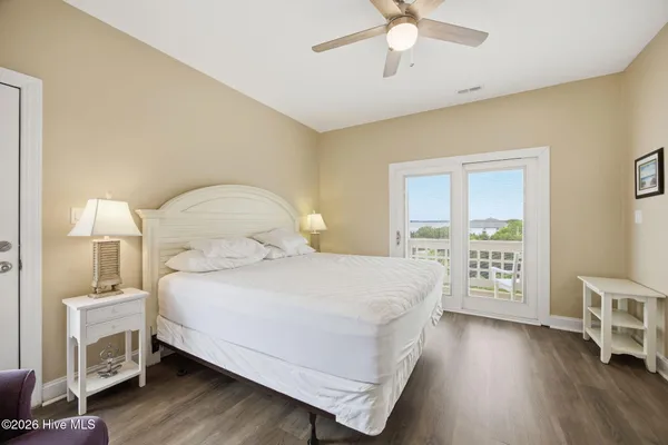 $1,950,000 | 100 9th Street, Emerald Isle, NC 28594