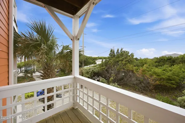 $1,950,000 | 100 9th Street, Emerald Isle, NC 28594