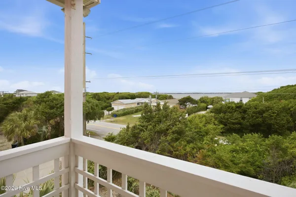 $1,950,000 | 100 9th Street, Emerald Isle, NC 28594