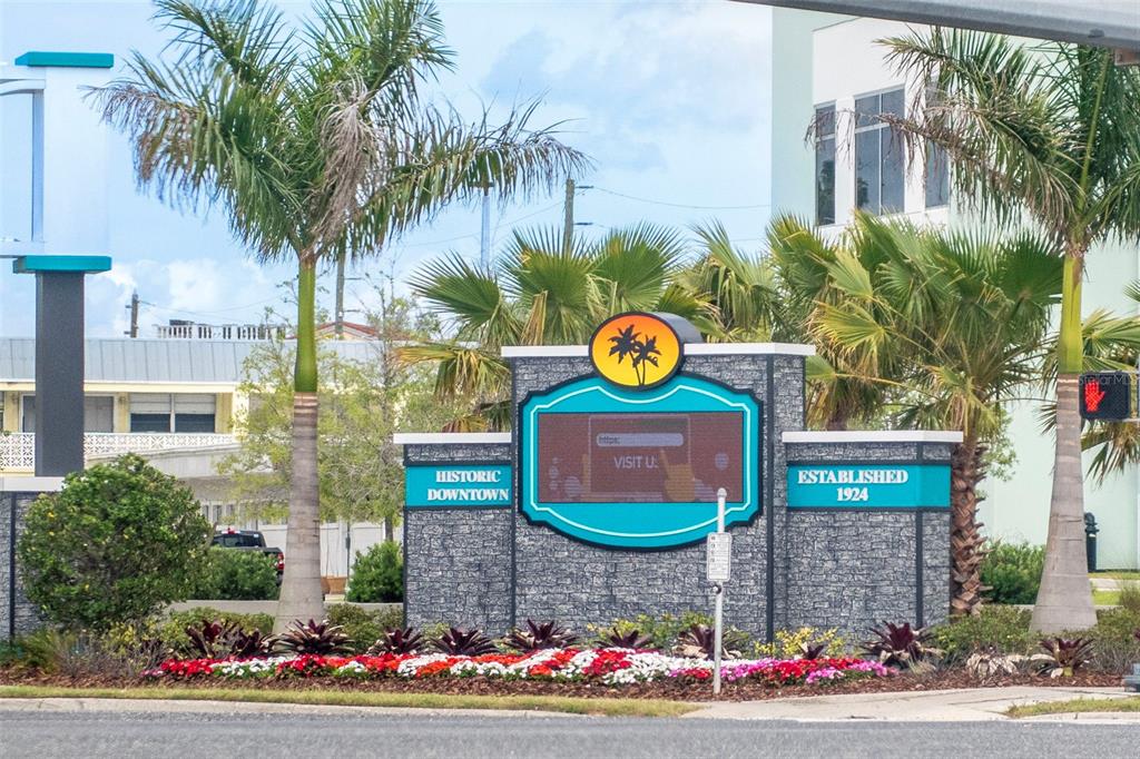 6420 Banyan Boulevard, Unit 303 New Port Richey, FL 34652 - Photo 46 of 54 a sign that is on the side of a building