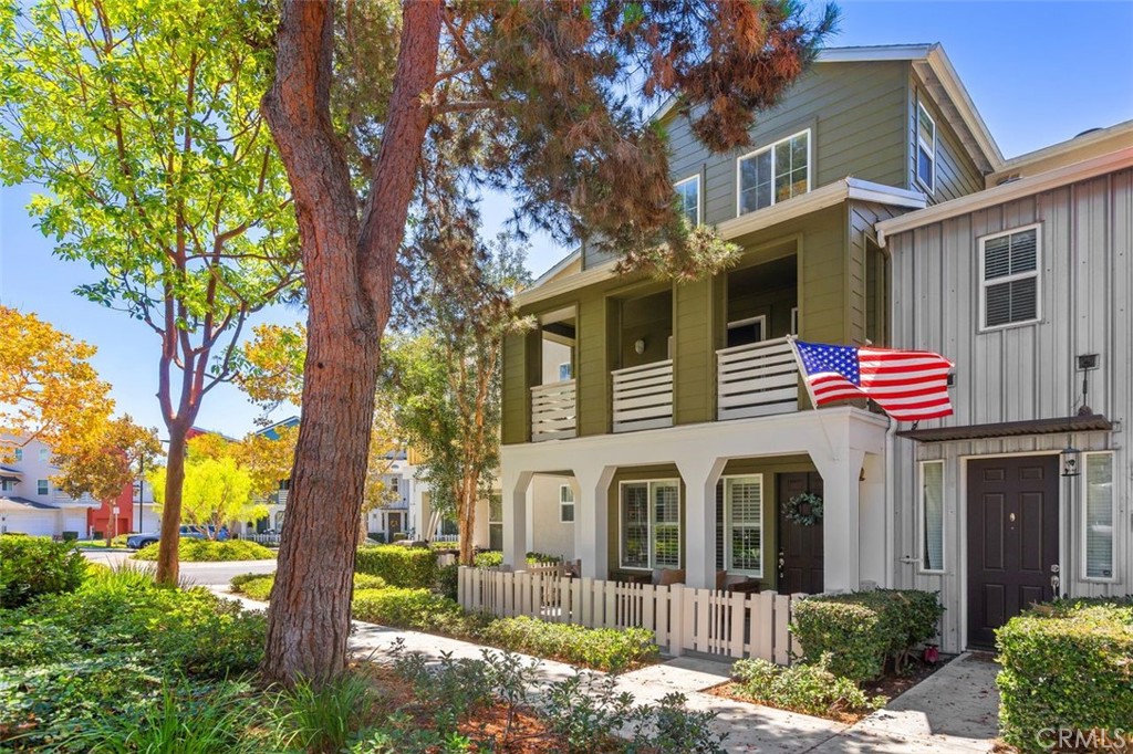 25 Platinum Circle Ladera Ranch, CA 92694 - Photo 2 of 37 Gallery Image 2