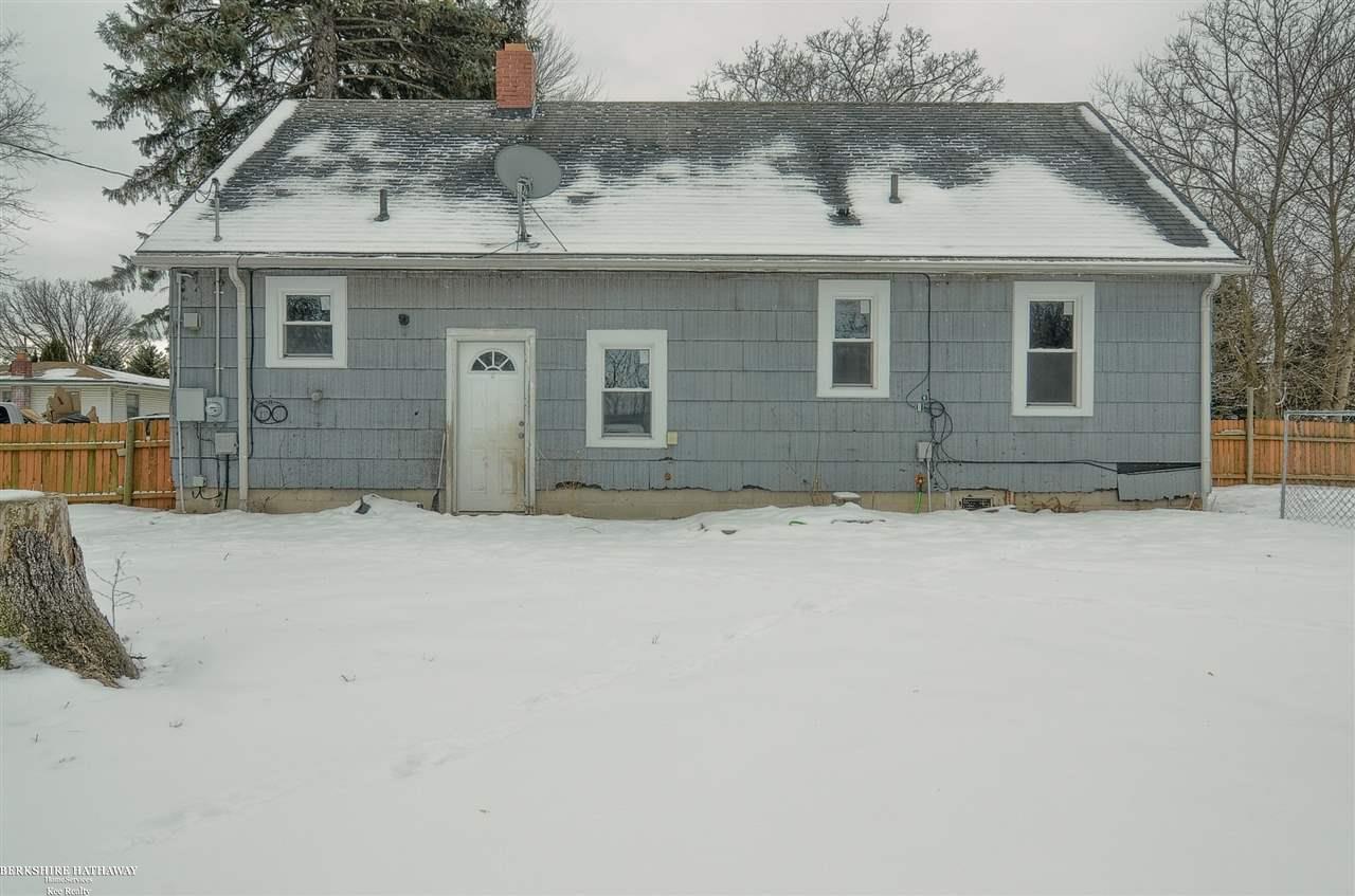 582 Demille Road Lapeer, MI 48446 - Photo 23 of 25 31371718-30.JPG