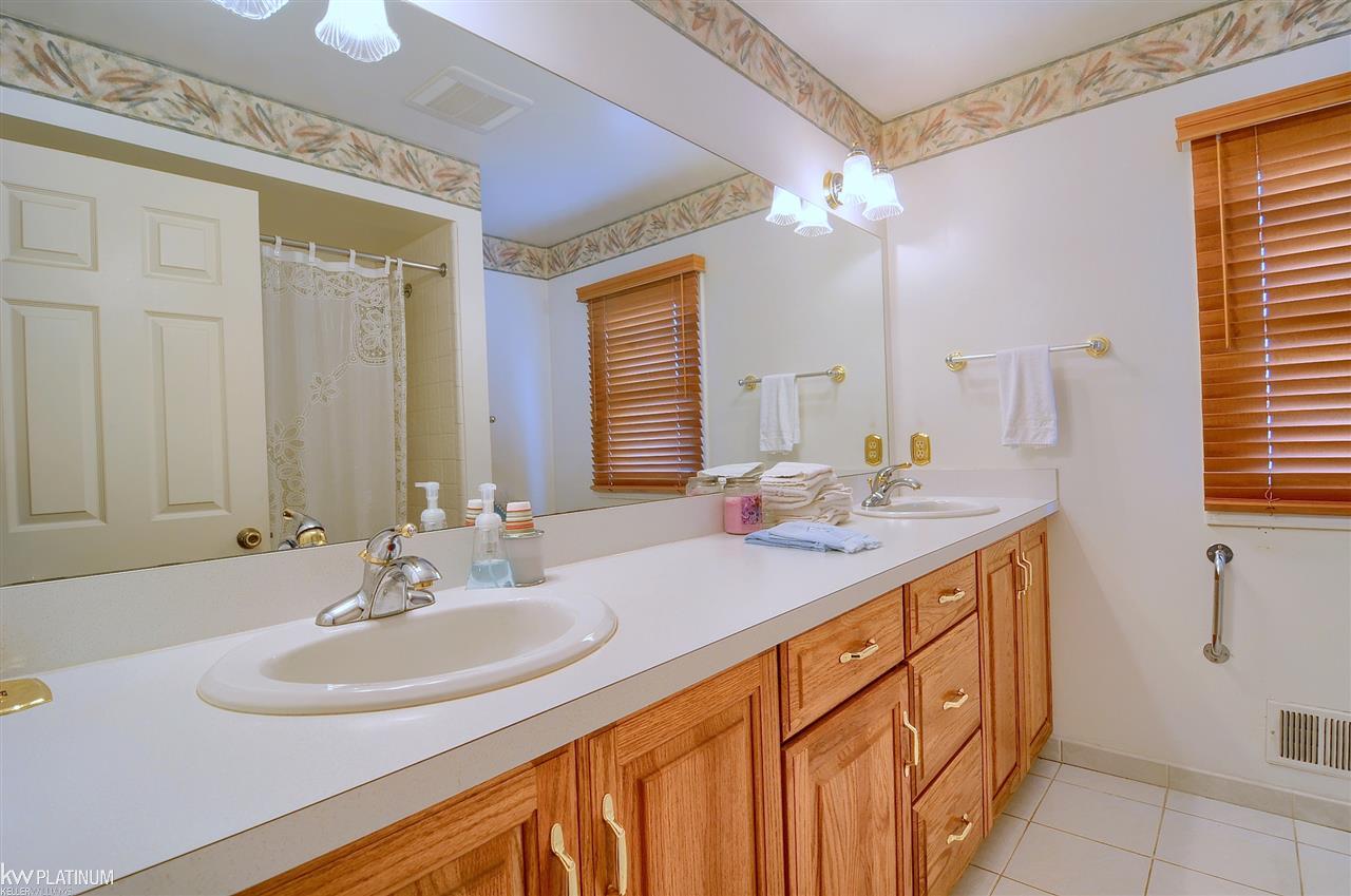 1646 Sumac Drive Rochester Hills, MI 48309 - Photo 21 of 37