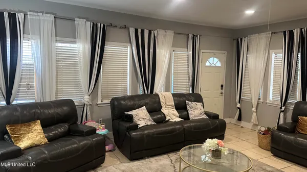 $119,999 | 121 Catalpa Drive, Natchez, MS 39120