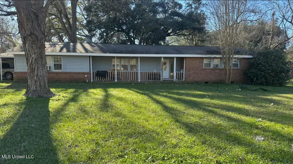 $119,999 | 121 Catalpa Drive, Natchez, MS 39120