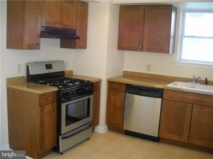 3993 Vernon Road Drexel Hill, PA 19026 - Photo 2 of 17 Kitchen