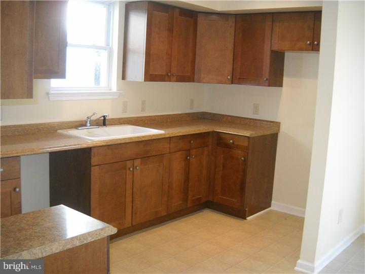 3993 Vernon Road Drexel Hill, PA 19026 - Photo 4 of 17 Kitchen