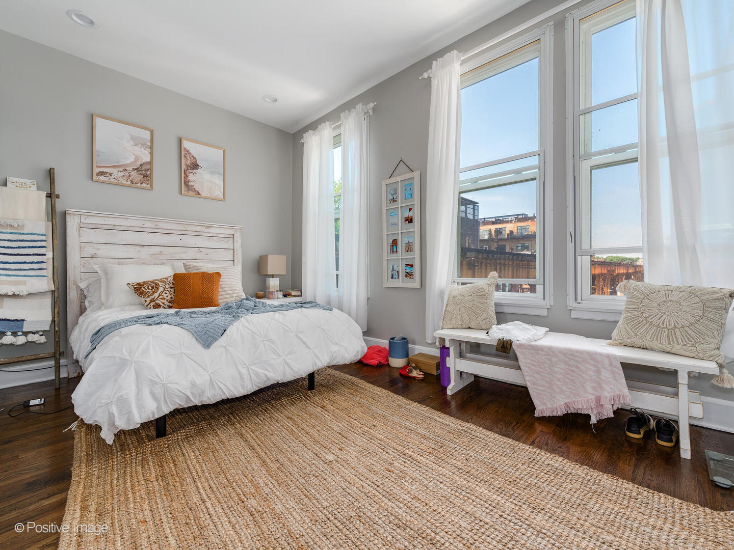 941 West Altgeld Street Chicago, IL 60614 - Photo 10 of 18 a bedroom with bed and window