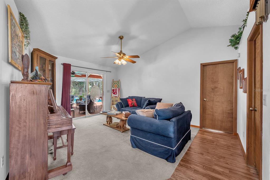 621 Penn National Road Seffner, FL 33584 - Photo 5 of 50