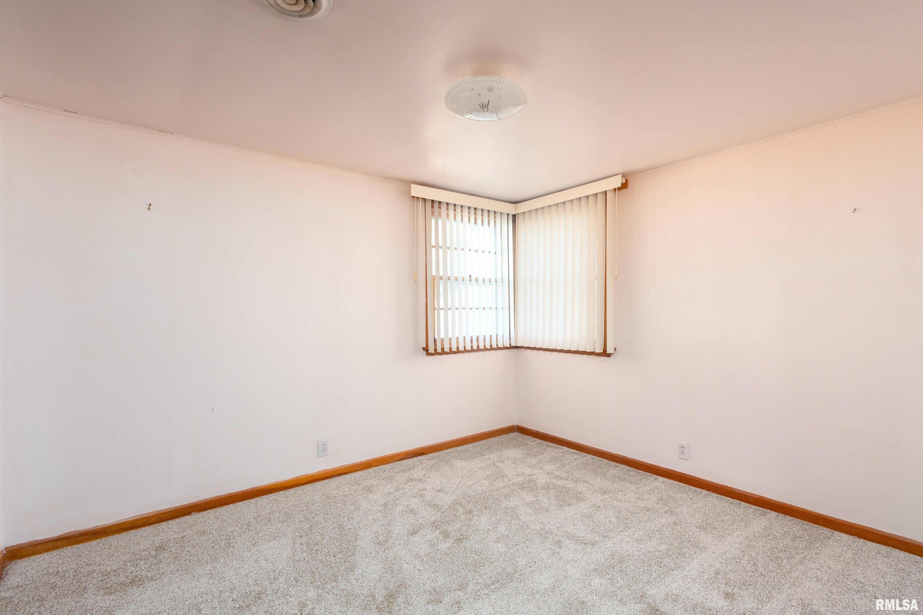 514 14th Avenue Silvis, IL 61282 - Photo 8 of 22