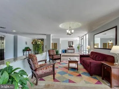 $1,745 | 5353 Columbia Pike, Unit 509, Arlington, VA 22204